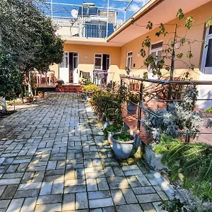 berti-apartment.albaniahotels.org/